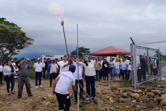 Encendimos la primera llama del proyecto Plan de Masificación del Servicio de Gas en Arauca.